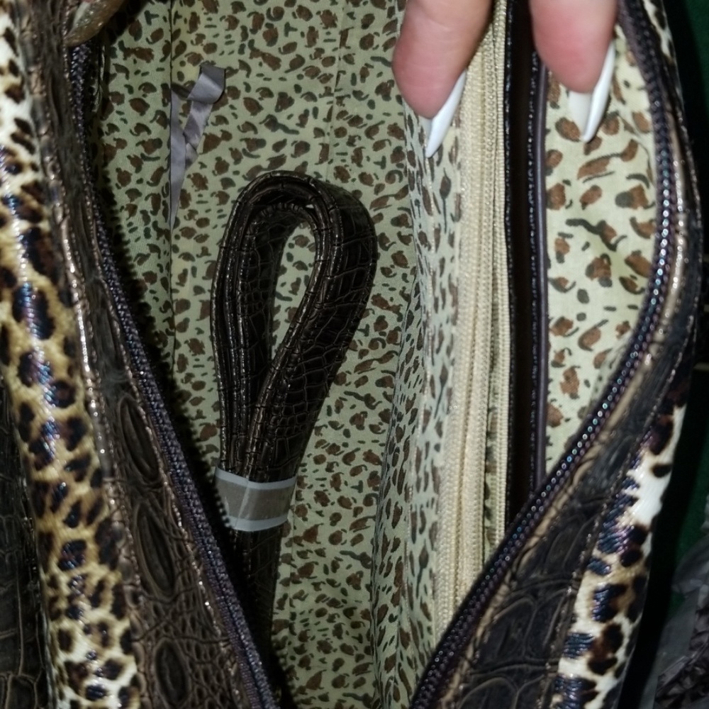 Handbag - Picture 3 of 8